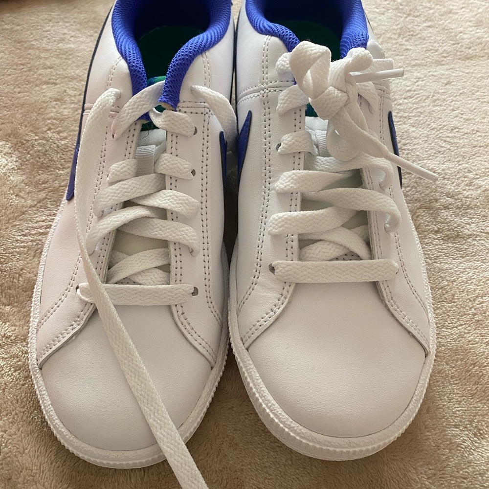 Nike White and Blue Women's Sneakers